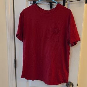 2/$6 Or $3/8 Bundle!  Roundtree & Yorke Rich Red Short Sleeve Tee Mens Medium
